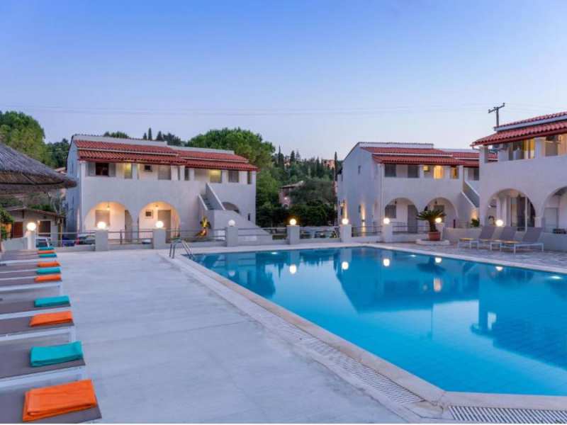 THE FLOWER GARDEN (PARTENZE DA BARI E BRINDISI CON TRAGHETTO)